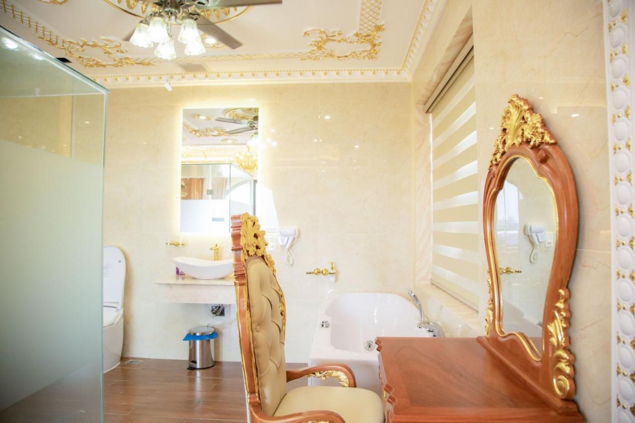 Tri Tam Hotel - Khach San Tri Tam Ben Luc Экстерьер фото