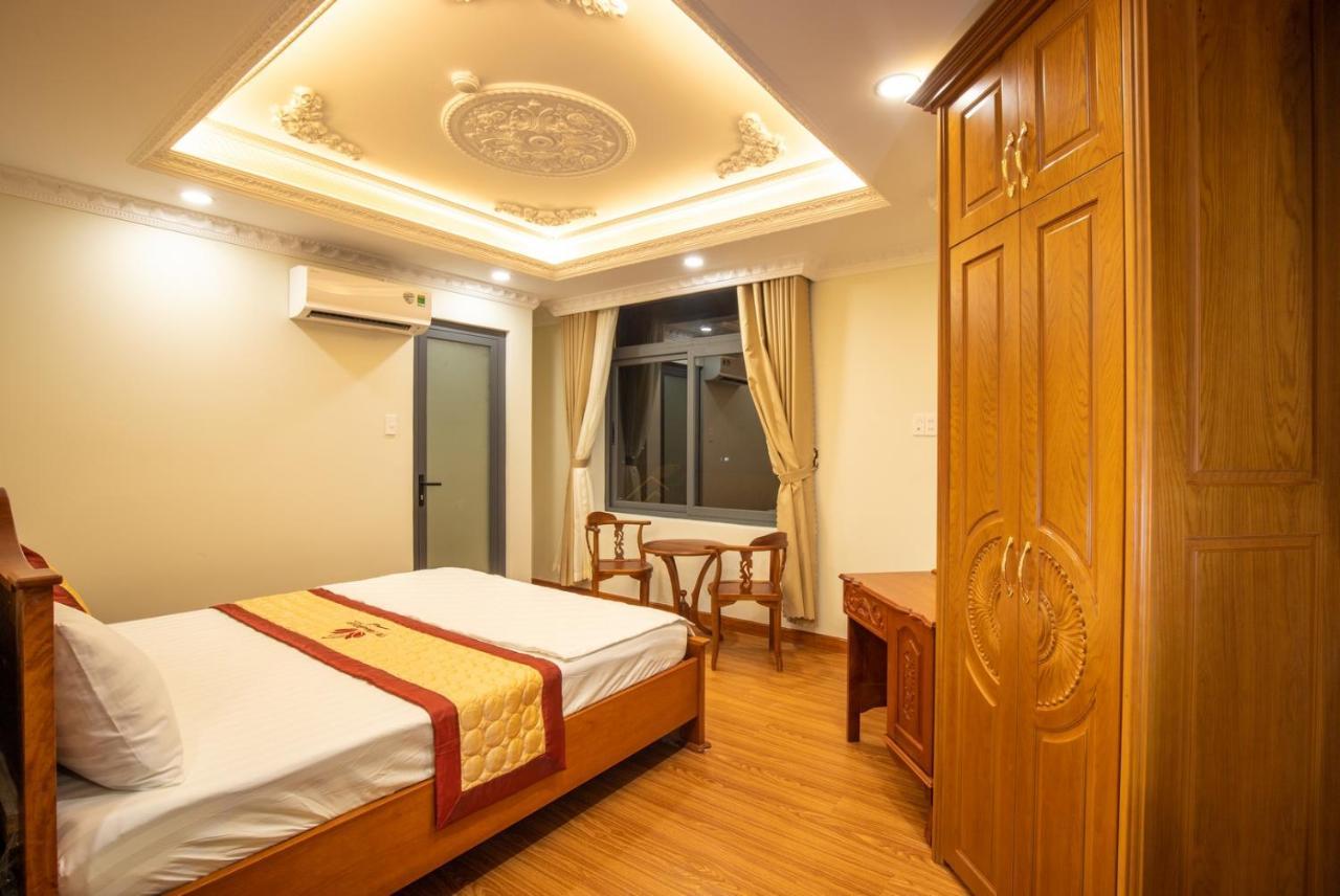 Tri Tam Hotel - Khach San Tri Tam Ben Luc Экстерьер фото