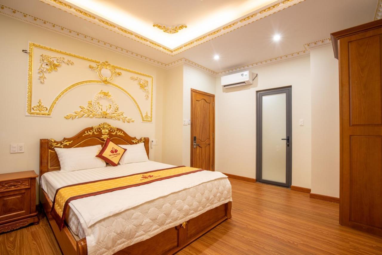 Tri Tam Hotel - Khach San Tri Tam Ben Luc Экстерьер фото