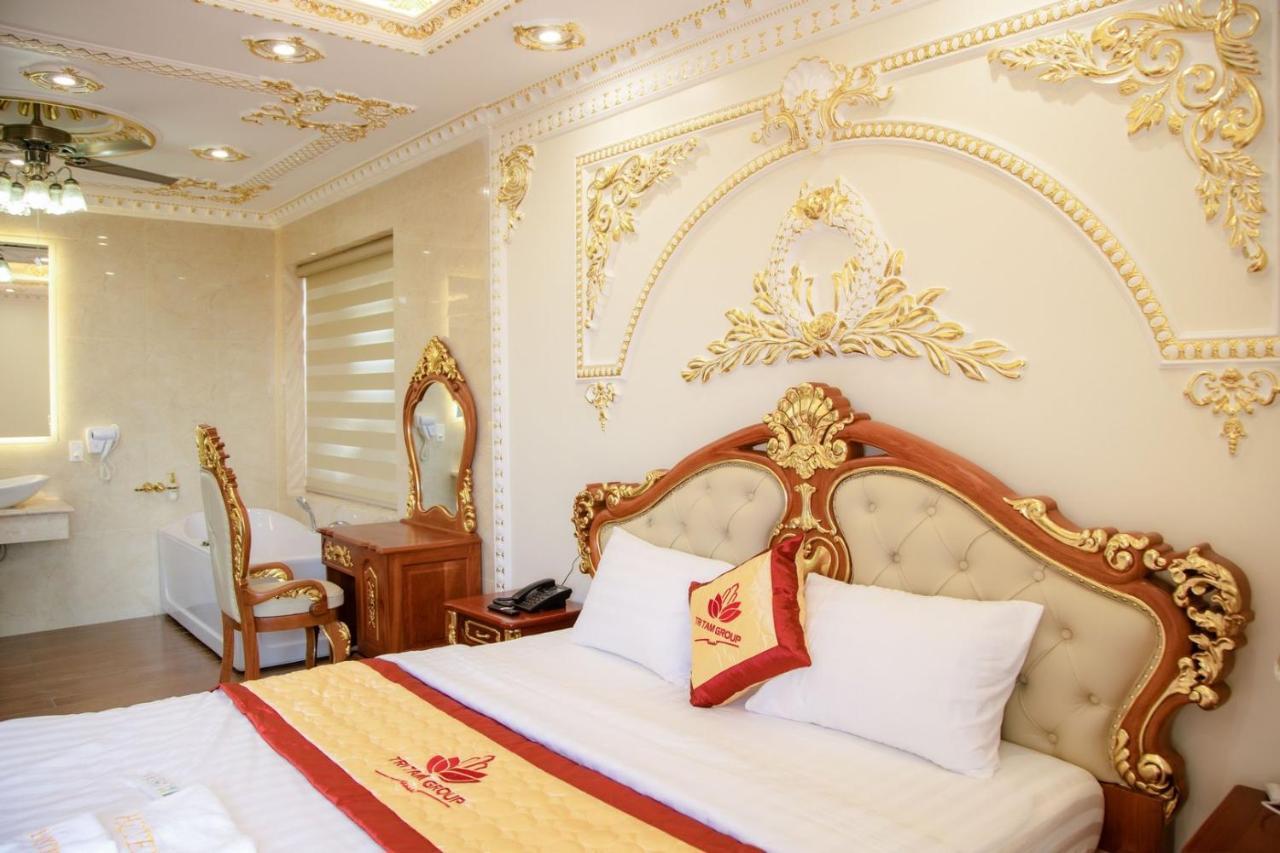 Tri Tam Hotel - Khach San Tri Tam Ben Luc Экстерьер фото