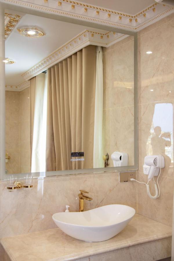 Tri Tam Hotel - Khach San Tri Tam Ben Luc Экстерьер фото