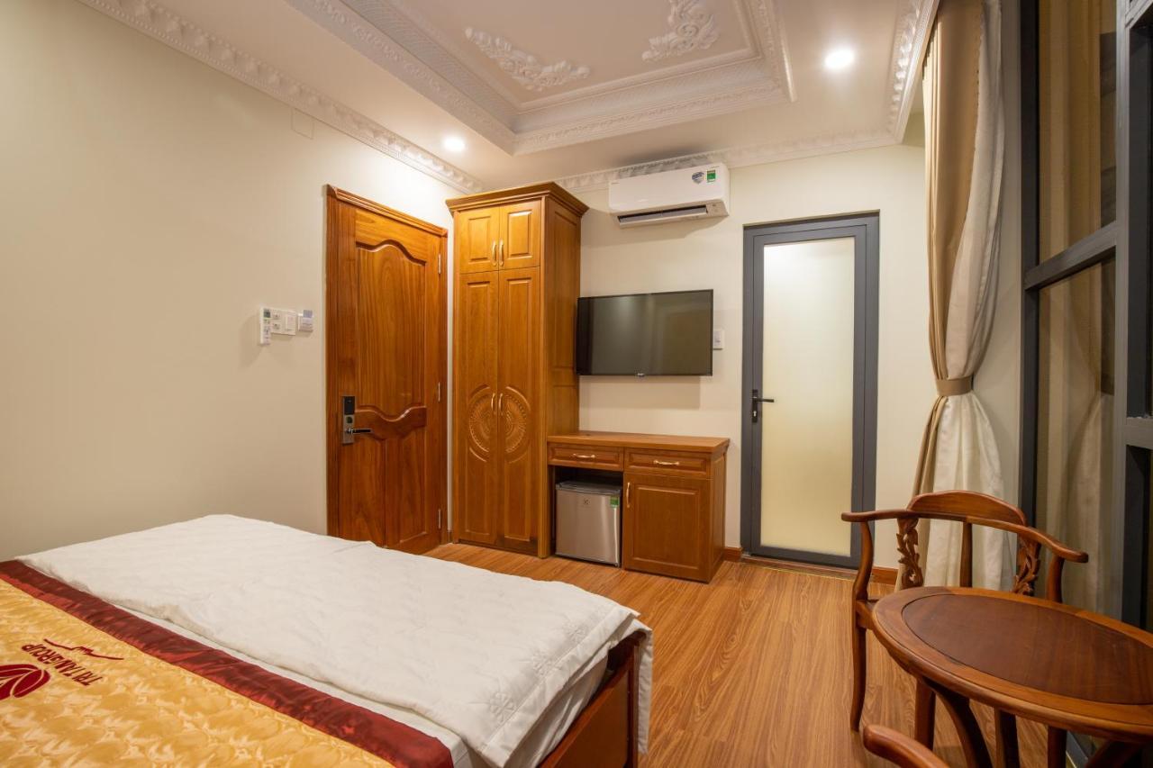 Tri Tam Hotel - Khach San Tri Tam Ben Luc Экстерьер фото