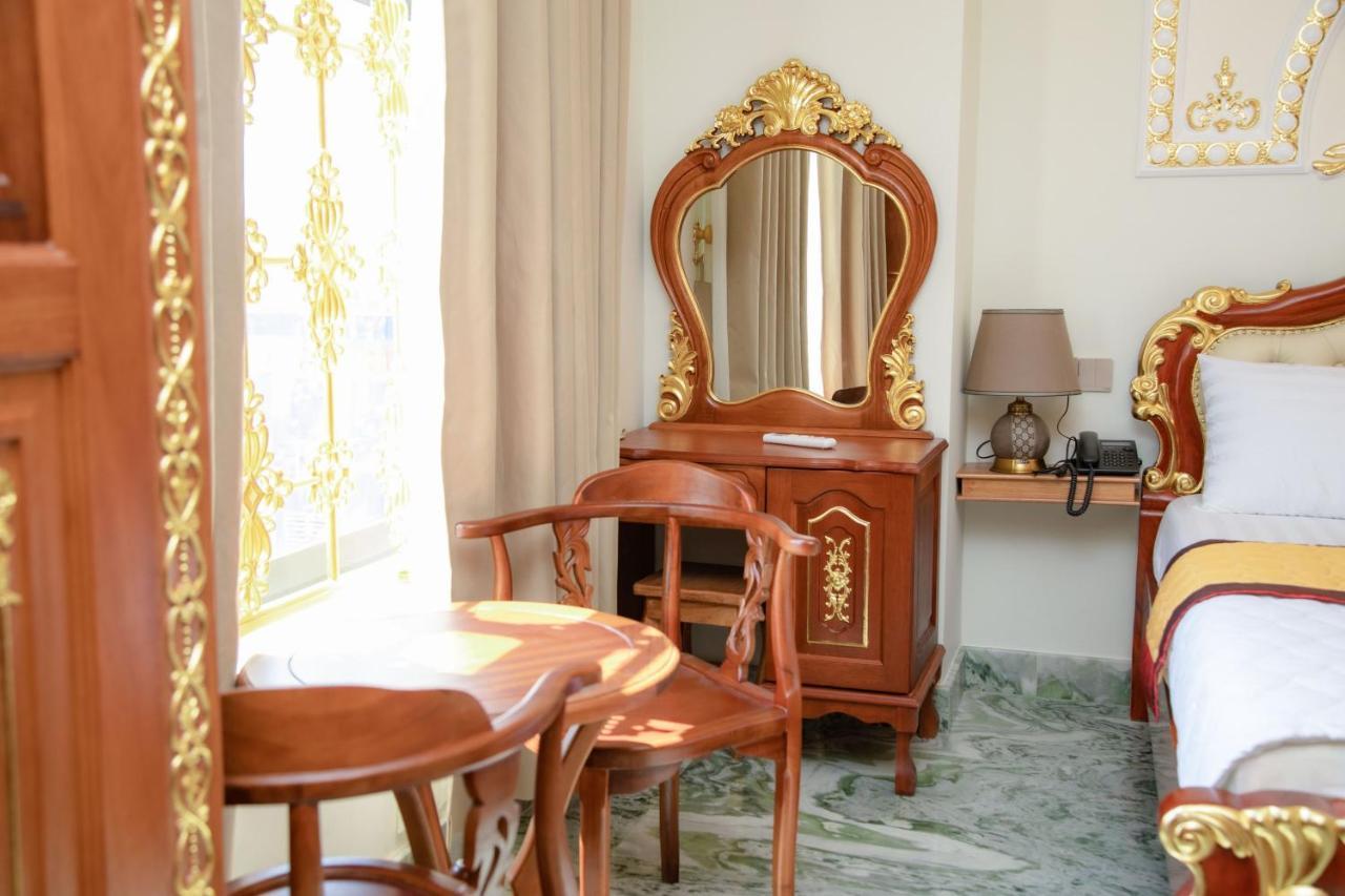 Tri Tam Hotel - Khach San Tri Tam Ben Luc Экстерьер фото