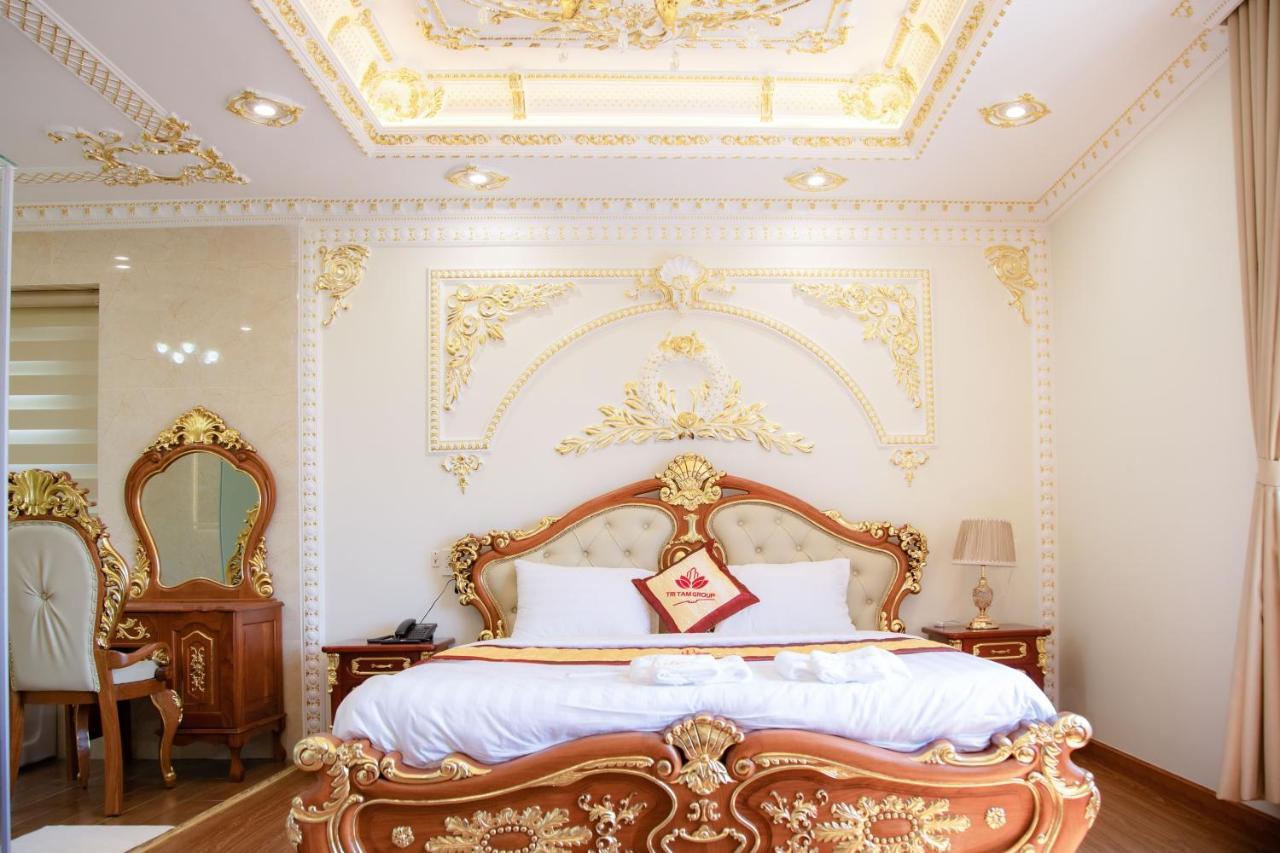Tri Tam Hotel - Khach San Tri Tam Ben Luc Экстерьер фото