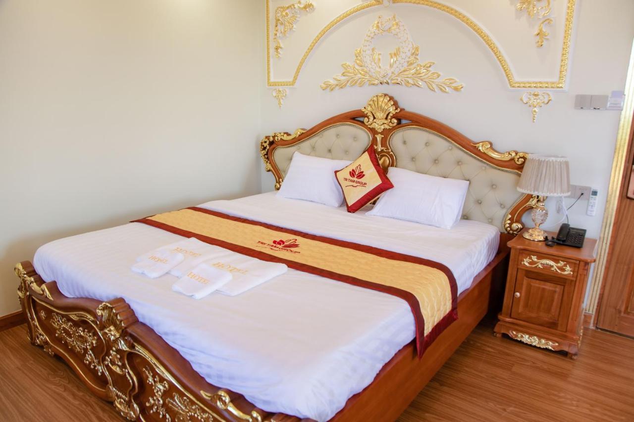 Tri Tam Hotel - Khach San Tri Tam Ben Luc Экстерьер фото