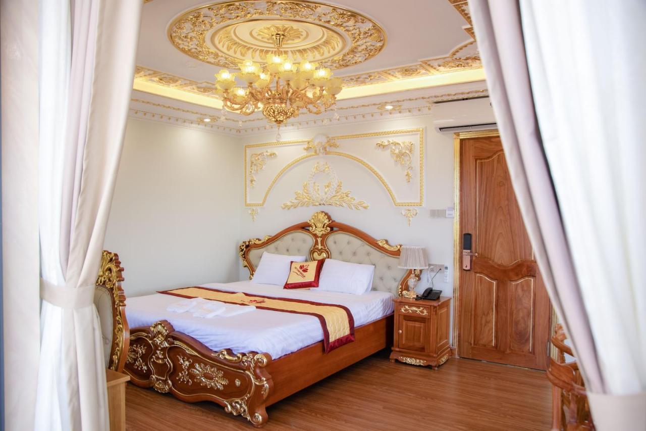Tri Tam Hotel - Khach San Tri Tam Ben Luc Экстерьер фото