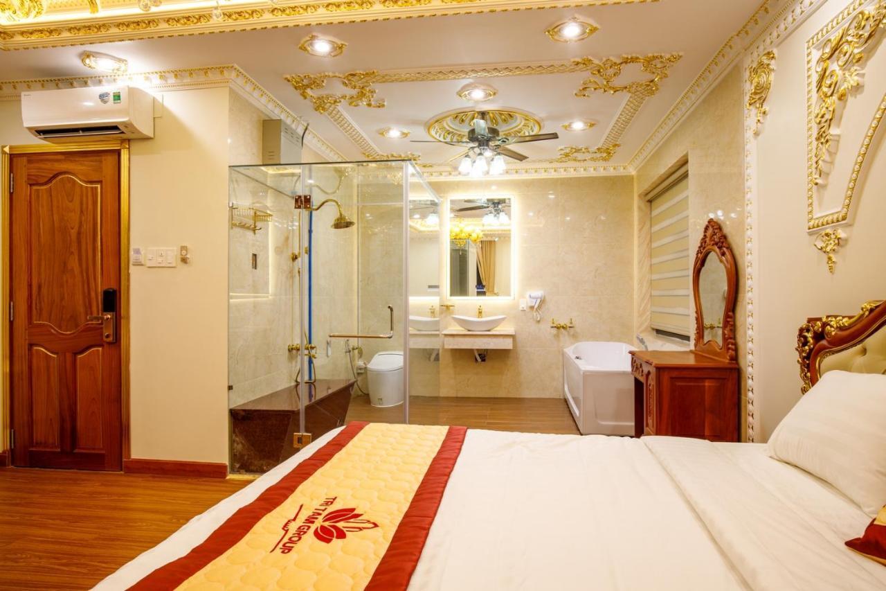 Tri Tam Hotel - Khach San Tri Tam Ben Luc Экстерьер фото