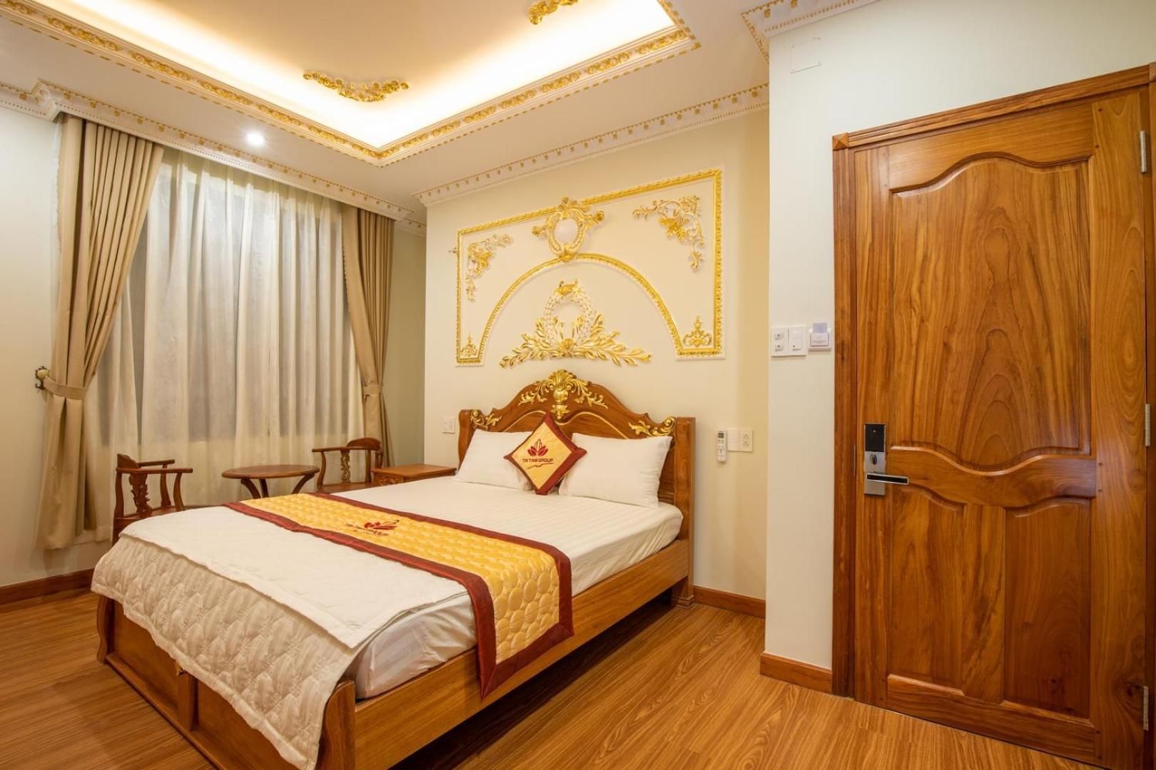 Tri Tam Hotel - Khach San Tri Tam Ben Luc Экстерьер фото